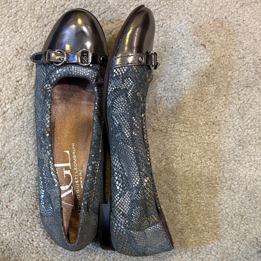 AGL Gunmetal Gray Snake-Print Leather Ballet Flats with Patent Toe